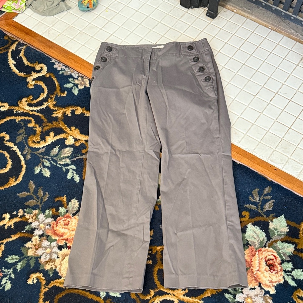 LOFT Women's Gray Button-Detail Cropped Pants- worn about 5 times